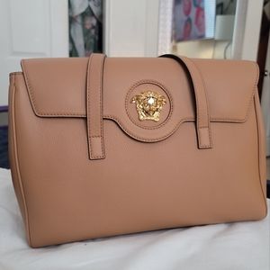 ❌️❌️SOLD❌️❌️Versace la medusa tote bag